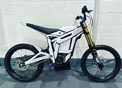 Talaria Sting, which is an electric dirt bike. Key features include:  Lightweight frame Powerful mid-mounted IPM motor 60V/45Ah battery Maximum range of 120 km (78 miles) Top speed of 60-70 km/h Can be road legal with additional gear, depending on the location Newer models have upgraded 72V batteries with increased power and speed