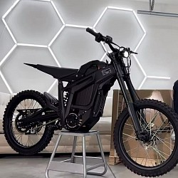 Talaria Sting MX5, which is an electric dirt bike. Key features include:  Type: Electric off-road motorcycle.  Speed: Can reach up to 53 mph when unrestricted.  License: May be street-legal for riders 16 and older with a valid CBT in some regions.  Manufacturer: Talaria Power Tech.  Terrain: Suitable for light rain and puddles but not recommended for heavy rain or snow.  Variants: Available in both on and off-road versions (MX and L1E).  Range: Can travel approximately 70 km at 40 km/h.  Eco-friendly: Environmentally friendly with efficient energy use.